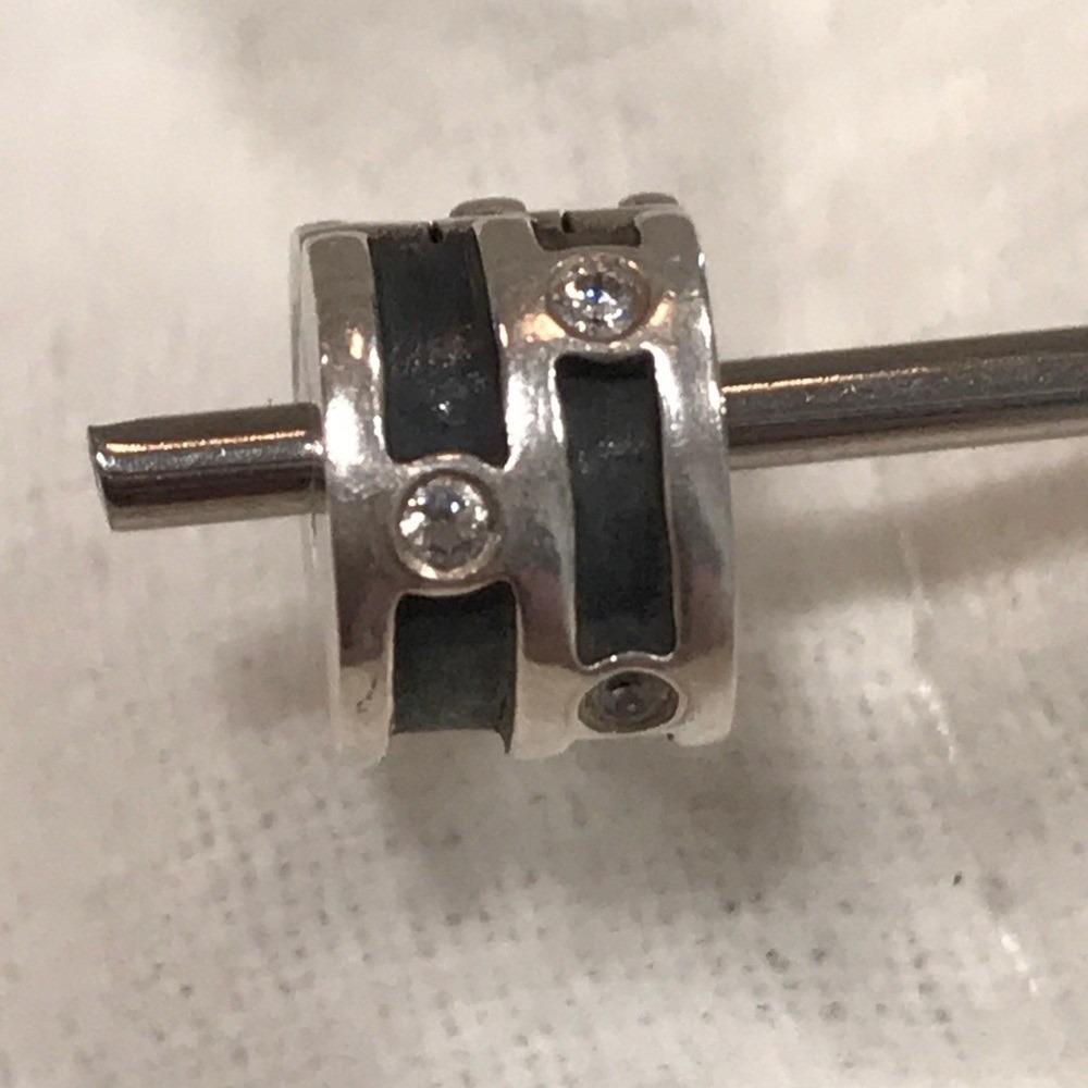 Pandora abstract crystal clip